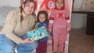 Más de 700 familias de Colonia El Simbolar reciben kits nutricionales del programa provincial Mis Primeros 1.700 Días