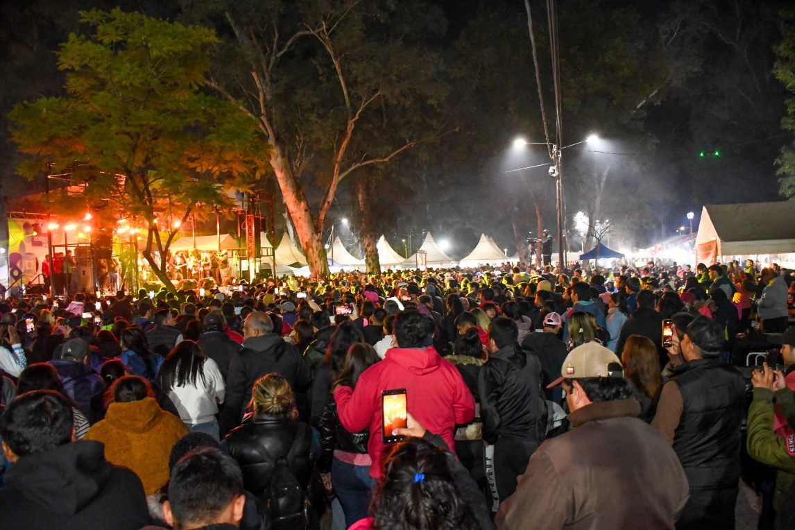 Cultura de la Municipalidad destacó el acompañamiento del público que tiene la Feria Artesanal