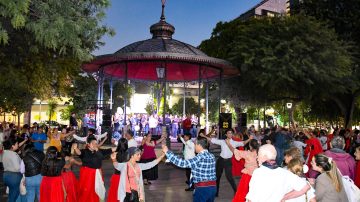 La Municipalidad de Capital organiza un taller gratuito de folclore en la Plaza Libertad