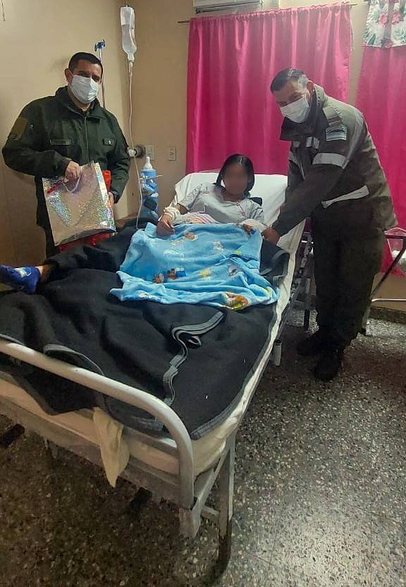 Gendarmes asistieron a una mujer que dio a luz en plena carretera en Corrientes