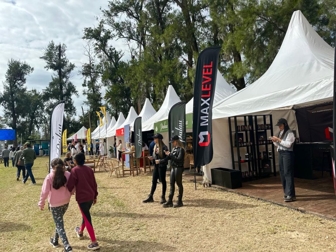 Con gran convocatoria, arrancó la Expo Santiago Productivo en el Vivero San Carlos