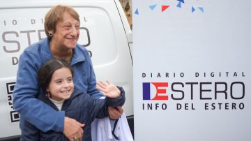 Una multitud rodeó a La Gringa en su paso por la Feria Artesanal 2025