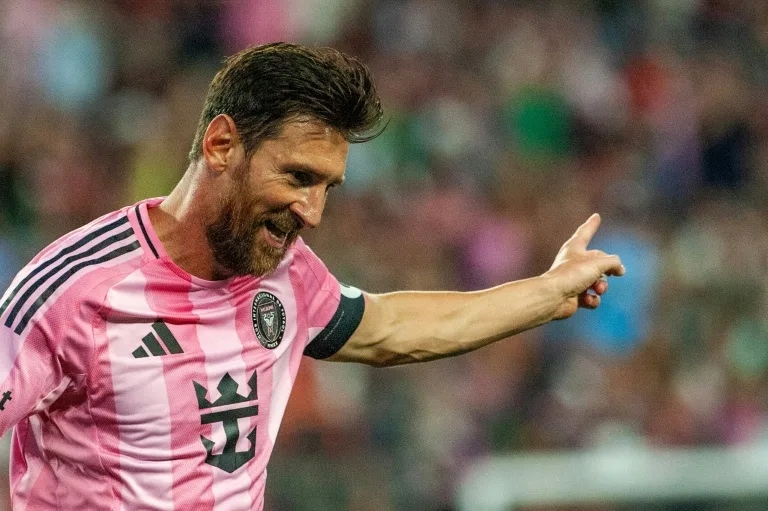 Messi le dio la victoria al Inter Miami con un doblete