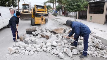 Obras Públicas de la Capital continúa con su programa de mantenimiento de calzadas en el barrio Borges