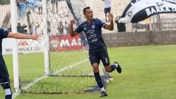 Sarmiento comenzó la segunda fase con un enorme triunfo de visitante ante Douglas Haig