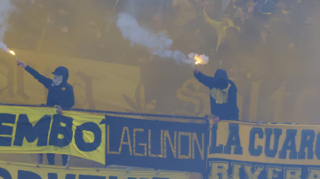 Grave incidente en el clásico uruguayo: una bengala cayó sobre el sector prensa y dejó un herido