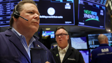 Fuertes caídas para acciones argentinas y sube el riesgo país