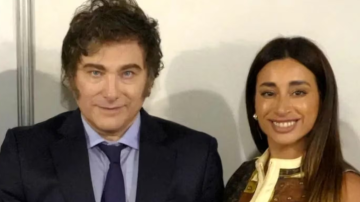 Vuelo con privilegios: aseguran que una persona cercana a Milei ingresó al país valijas sin controlar