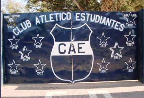 Delincuentes ingresan a los vestuarios del club Estudiantes y robaron inodoros y mochilas