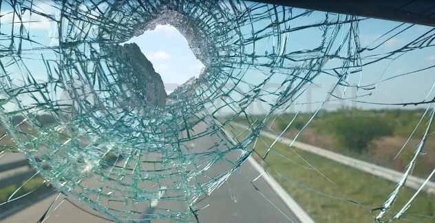 Un niño de 9 años viajaba acompañando a su padre camionero y resultó herido tras recibir un ladrillazo