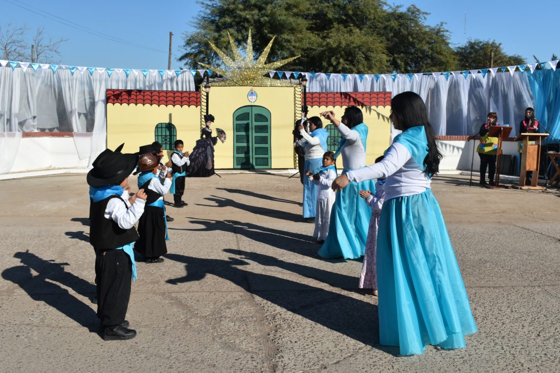 La comunidad Colonia El Simbolar conmemoró el Día de la Independencia Nacional
