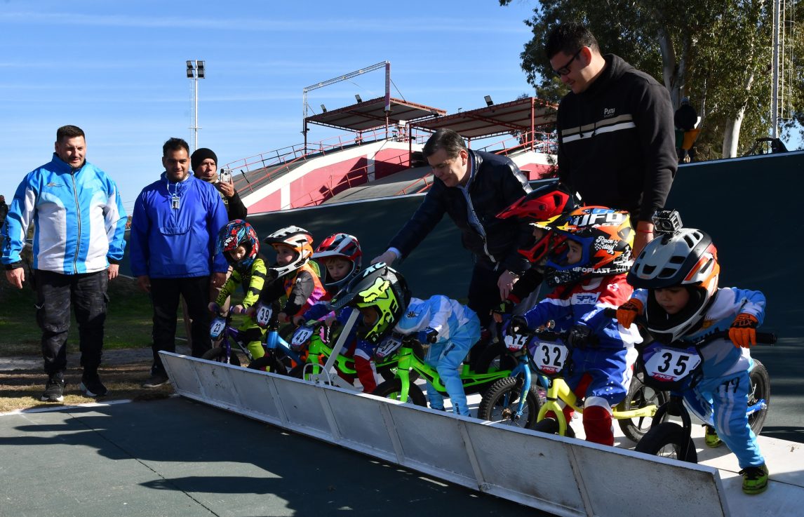Zamora participó del inicio de la tercera fecha del Campeonato Argentino de BMX