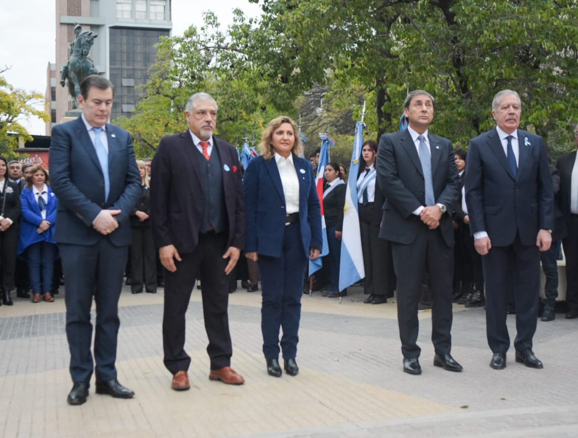 Zamora encabeza el acto oficial por el Día de la Independencia