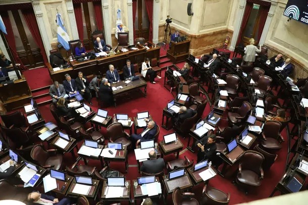 El Senado aprobó el aumento jubilatorio y la restitución de la moratoria previsional
