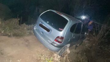 Manejaba ebria, quedó dormida y la rescataron antes de que cayera al Canal