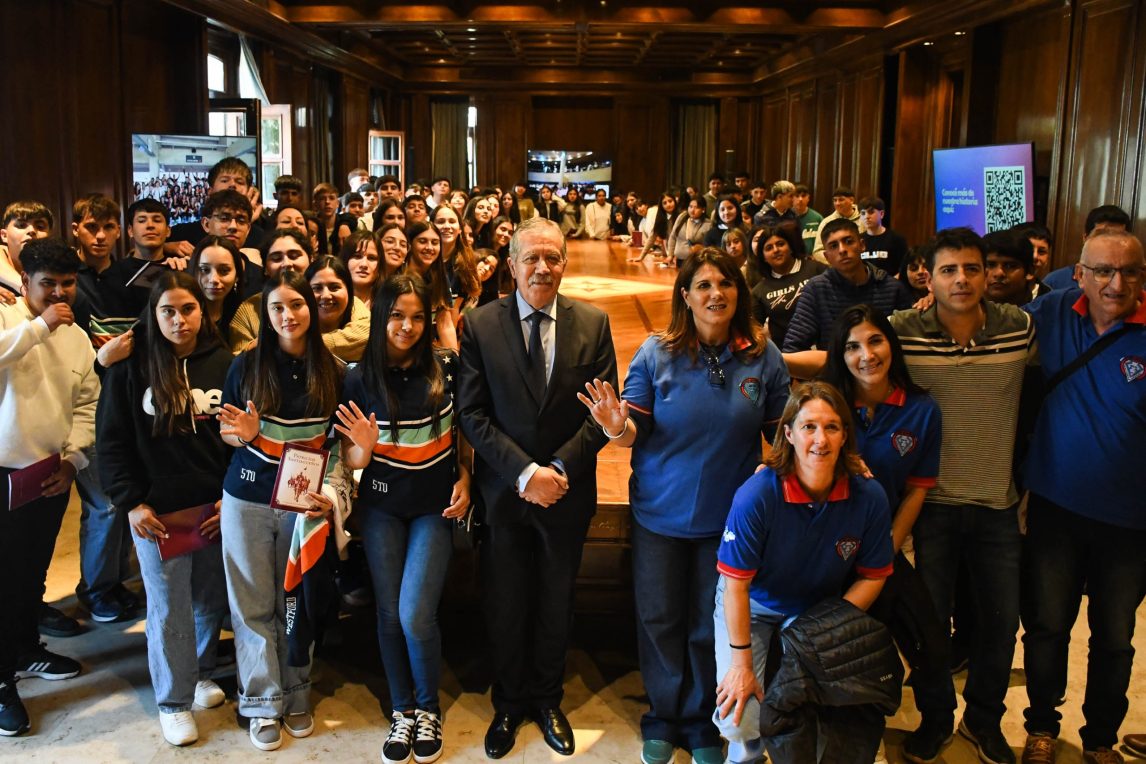 Estudiantes de Selva y Vinará visitaron la Casa de Gobierno de Santiago del Estero