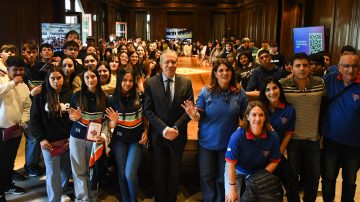 Estudiantes de Selva y Vinará visitaron la Casa de Gobierno de Santiago del Estero
