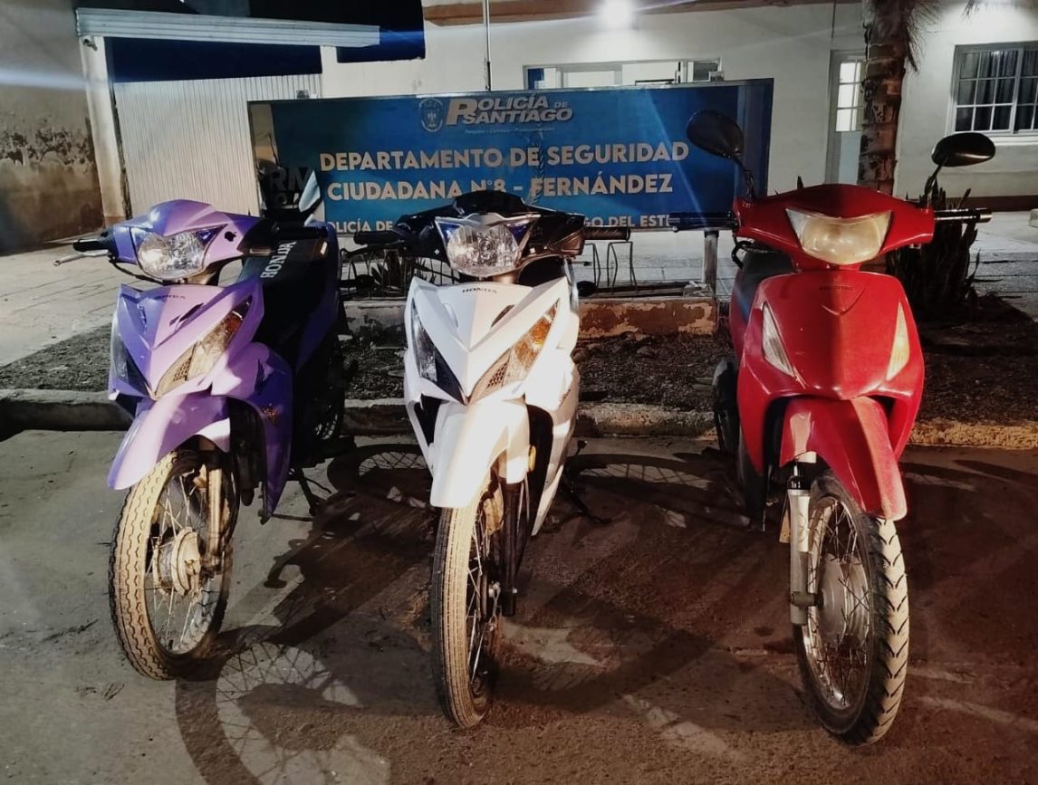 Recuperan tres motocicletas robadas en Fernández y El Simbolar