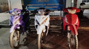 Recuperan tres motocicletas robadas en Fernández y El Simbolar