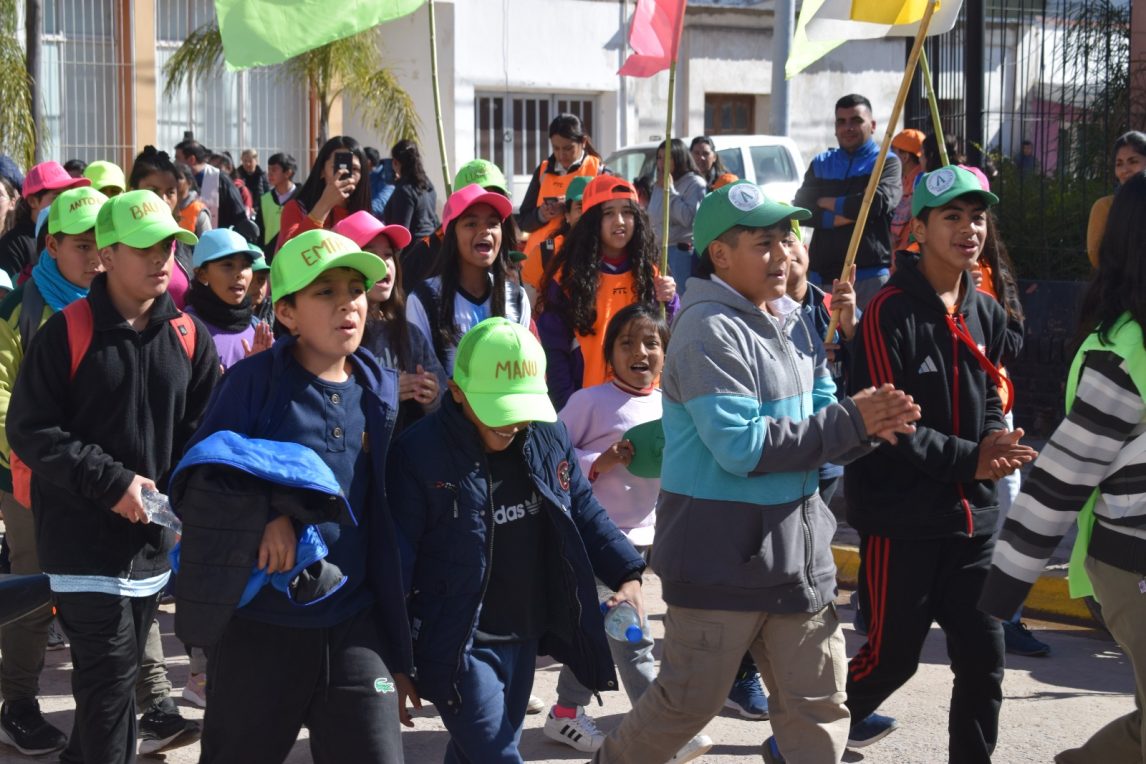 Comenzaron las vacaciones y más de 900 niños disfrutan el Campamento Catequístico en Añatuya