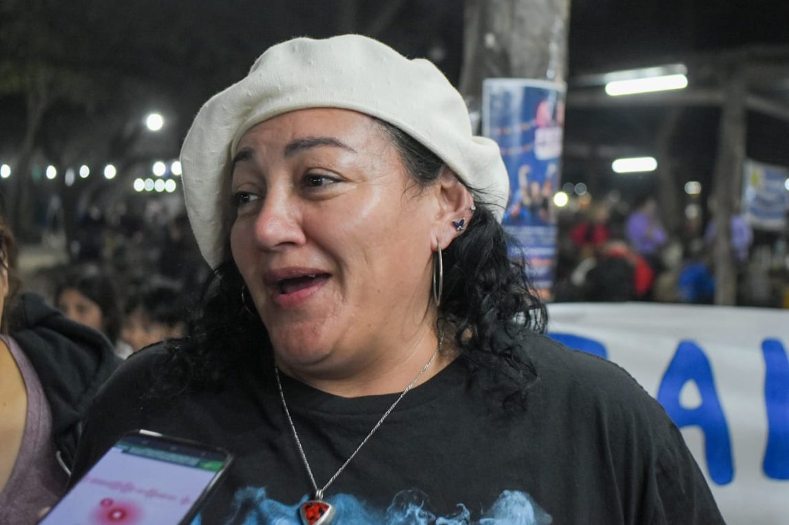 “Nos encanta la vibra que hay acá”: Santiagueña radicada en Santa Fe trajo a su familia y amigos