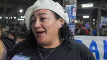 “Nos encanta la vibra que hay acá”: Santiagueña radicada en Santa Fe trajo a su familia y amigos