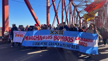 Marcha de los Bombos | La columna bandeña ya tiene su postal en Puente Carretero