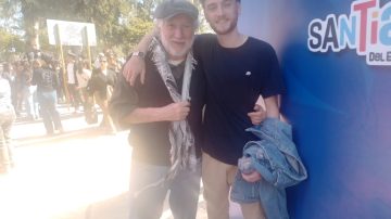 De Río Negro a Santiago por el bombo: una familia que no falta nunca a la marcha