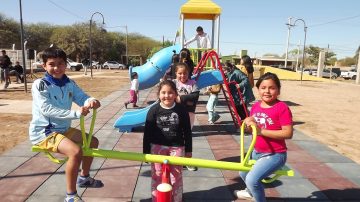 Fernández: Inauguraron moderna plaza en el Barrio Matadero