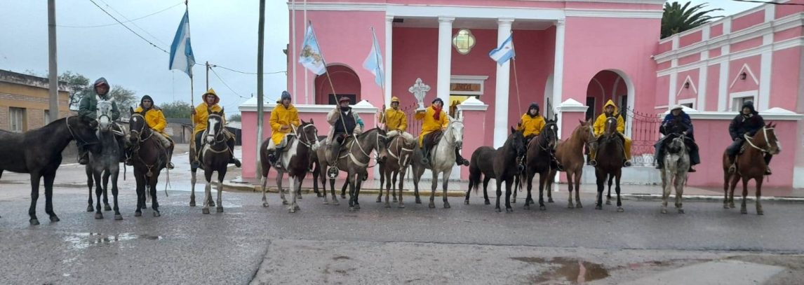 Peregrinación a caballo une los santuarios de Mailín y Huachana