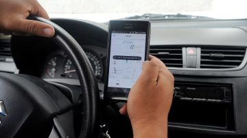 Estrepitosa caída del empleo industrial e “invasión” de choferes de Uber