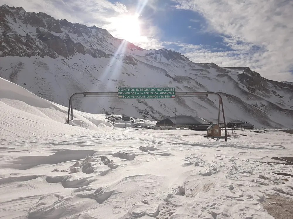 Por las nevadas, cerraron el Paso Internacional Cristo Redentor