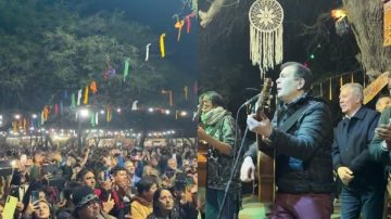Zamora se sumó a Pablo Carabajal y cantó chacareras en la Vigilia de la Marcha de los Bombos