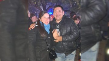 Un amor bien santiagueño: le pidió casamiento en plena vigilia por el aniversario de la ciudad