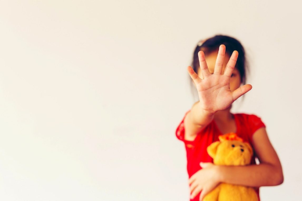 El padre de la niña que habría sido abusada por su vecino amenazó con quitarse la vida si no lo detienen