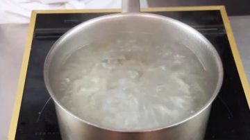 Abuela denunció a un sujeto por quemar con agua caliente a su nieta