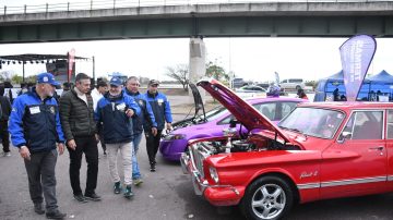 En un nuevo aniversario, la ciudad Capital fue anfitriona de la 4° exposición de vehículos con representantes de varias provincias