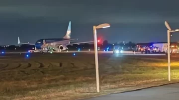 Momentos de tensión en Ezeiza por amenaza de bomba en un avión de Aerolíneas