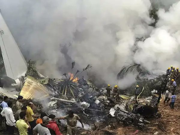 Se estrelló un avión con 49 personas a bordo en Rusia