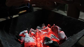 Pusieron un brasero en la pieza para combatir el frío y toda la familia terminó descompensada