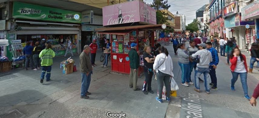 Susto en la peatonal: un hombre se descompensó y fue trasladado al hospital