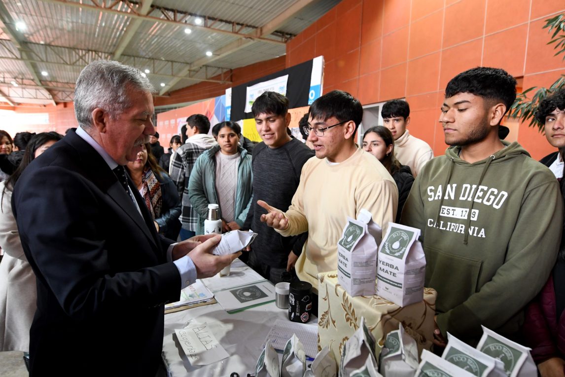 Elías Suárez participó del XII taller provincial “Tejiendo lazos cooperativos: un día para crecer”