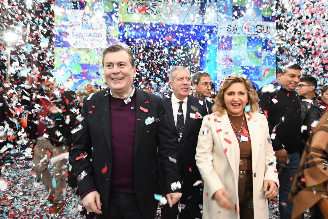 Gerardo Zamora y Norma Fuentes inauguraron la Feria Artesanal 2025 en el Parque Aguirre
