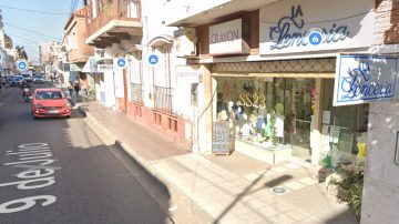 Susto en pleno centro por un voraz incendio en un local de ropa