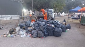 Incesantes trabajos de limpieza y recolección en la Feria Artesanal