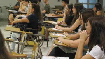 Crecen los egresos en formación docente, pero no los alumnos en las escuelas