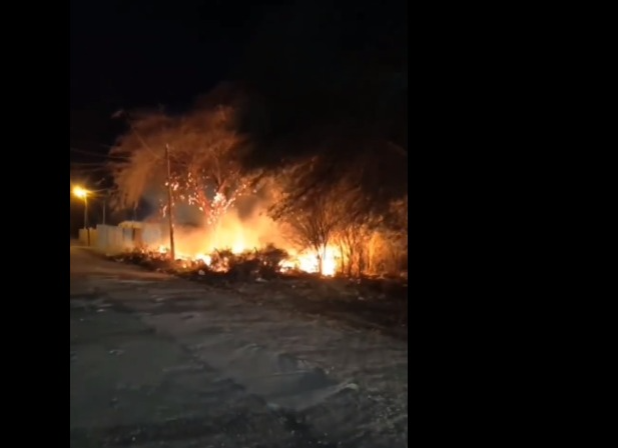 Rápida intervención de los Bomberos en un incendio de pastizales en Quimilí