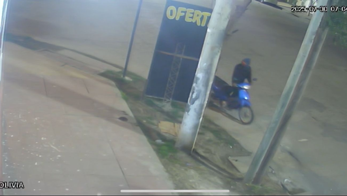 Video: se roba la moto de un trabajador en menos de un minuto