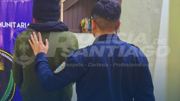 Adentro el pícaro: quiso robar una moto, se escondió en el patio de una vecina pero igual lo detuvieron