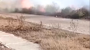 B° Mama Antula: prendió fuego pastizales que casi alcanza los transformadores de energía eléctrica